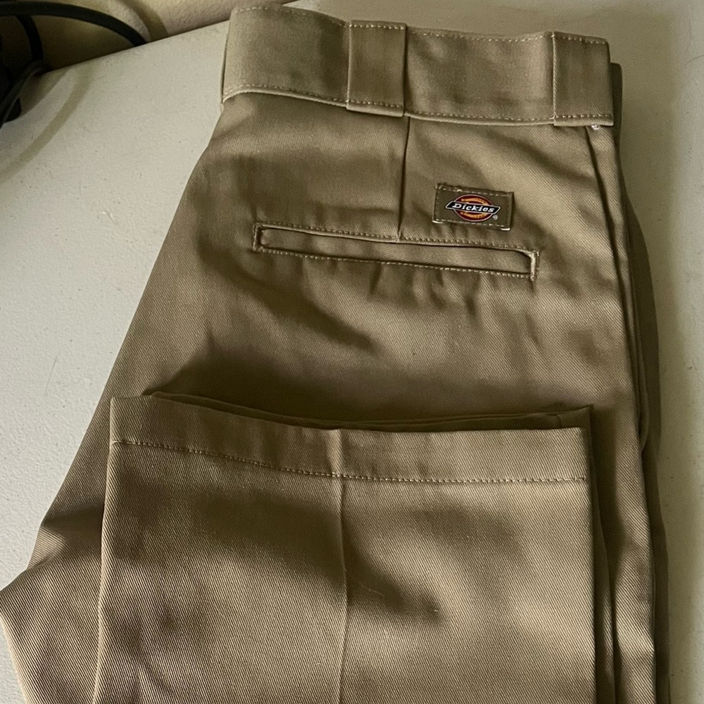 Dickies khaki 33/34 (new, no tags)